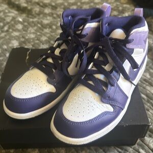 EUC NIKE JORDAN 1 MID (PS) sz 3y in Sky J Purple
